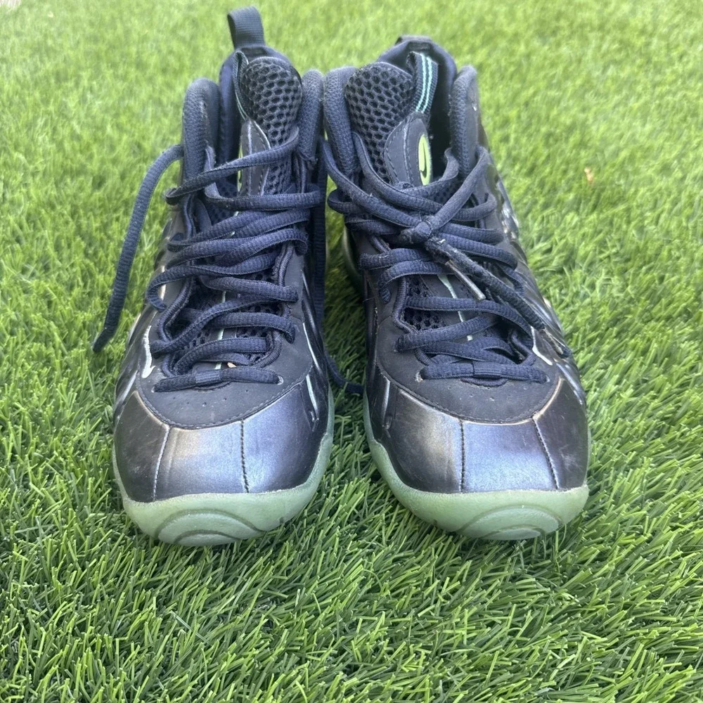 Nike little posite